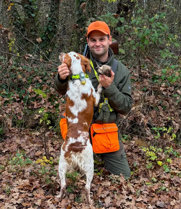 Iacopo Falaschi con collare GPS Bitrabi durante una giornata di caccia